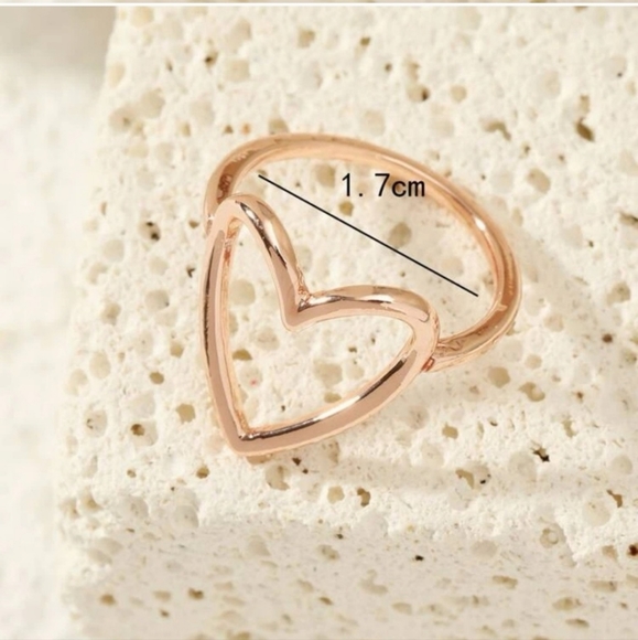 Rose Gold Heart Ring - Picture 2 of 3